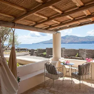 https://la-salina-borgo-di-mare.sicilyhotelsitaly.net