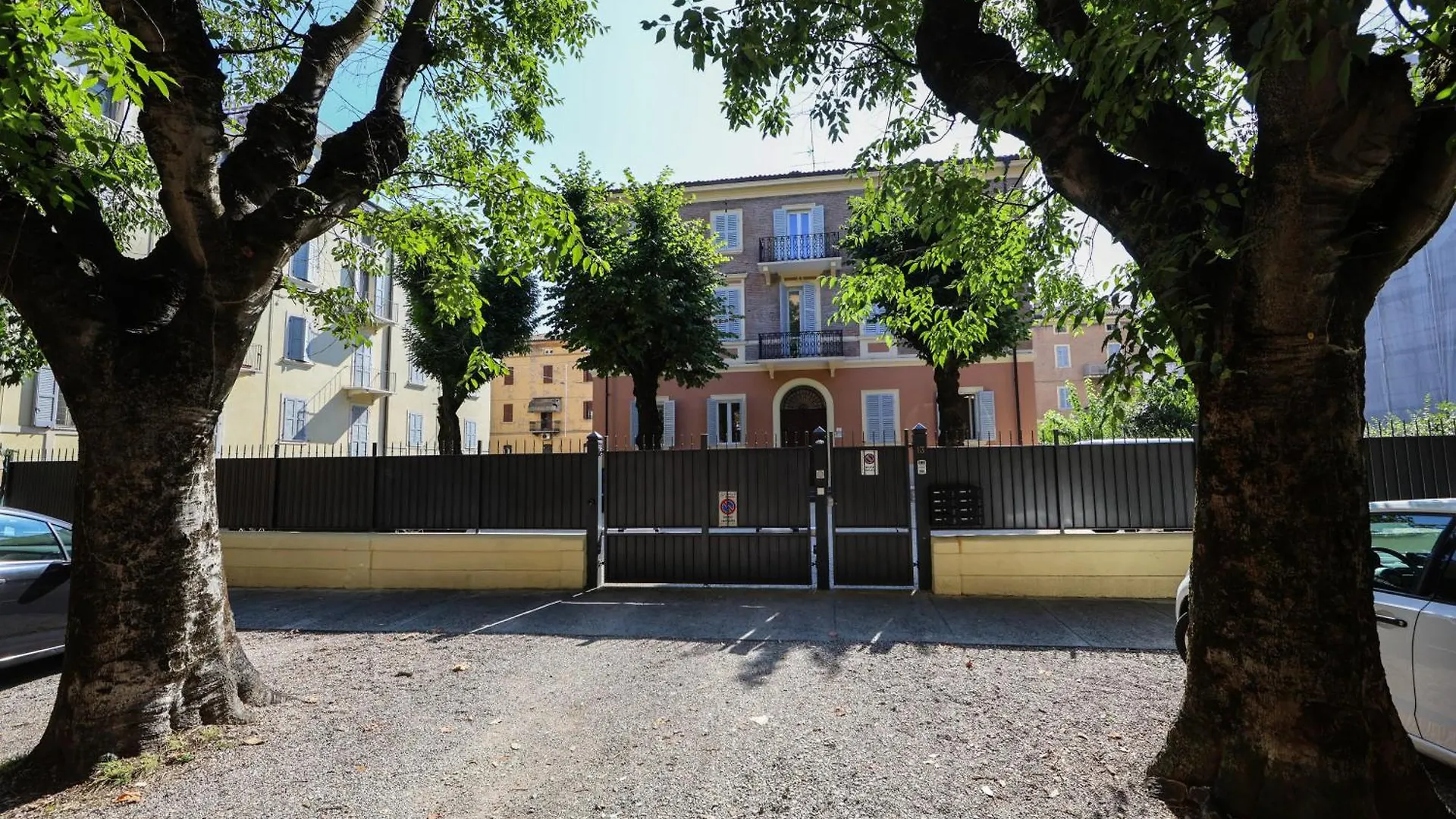 Residence Del Centro Modena Italy