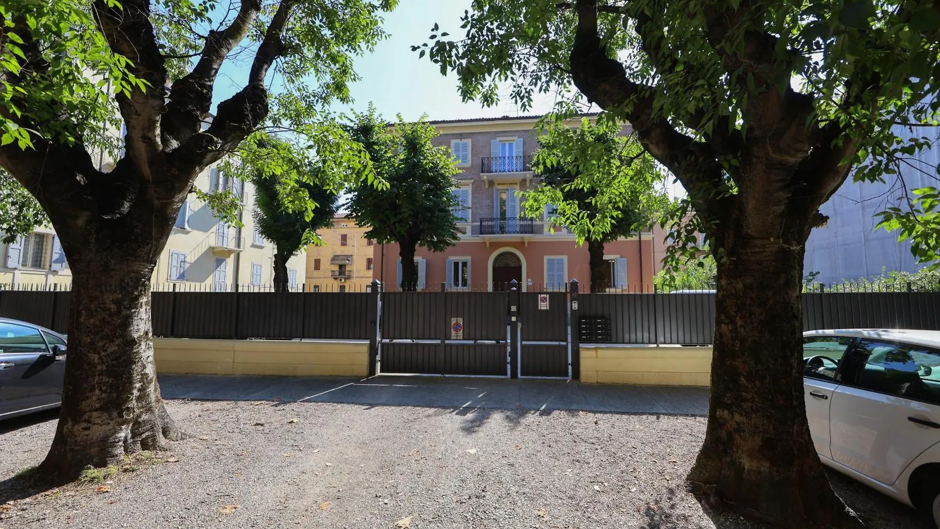 Residence Del Centro Modena Italy